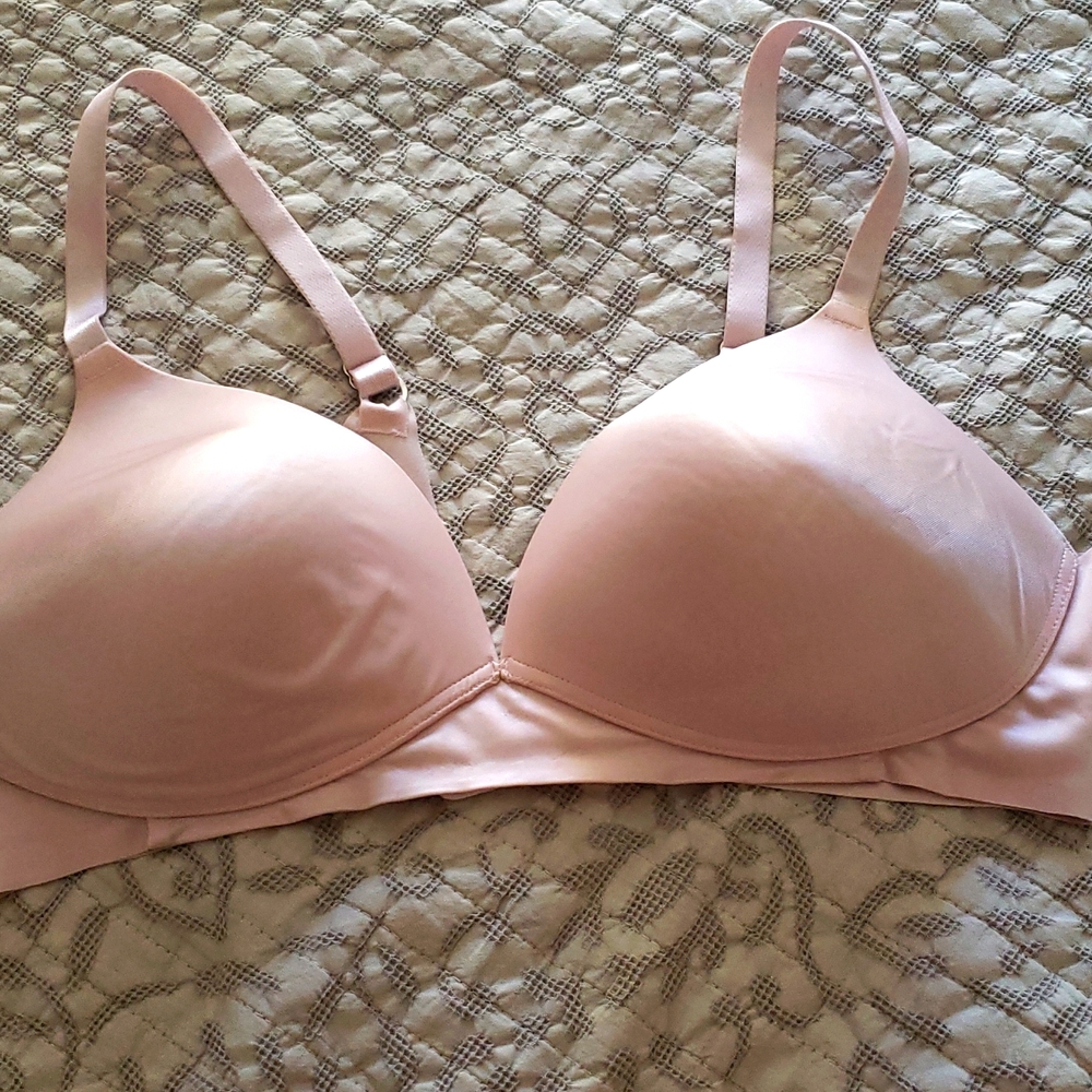 40C ambrielle wire free back smooth bra